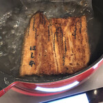 鰻はし本 - 湯煎