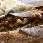 メゾン ムラタ - バタークリームのテリーヌとラムレーズンをサンド