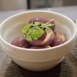 トリワイン ＰＩＫＯＳＨＨＨＵ - うずら卵の赤ワイン漬け