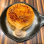 Cafe brunch TAMAGOYA - 日の出カスタードのブリュレパンケーキ完成！