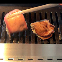 焼肉ぽんが 江ノ島 - たたみネギタン塩は店員さんの熟練技でたたまれます