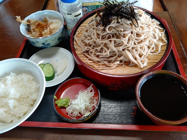 麺研究 ざるそば定食 ざるそば めんつゆ 薬味 ご飯 オニオンスライス 漬物 7円 By テッシー2 みのや 群馬八幡 そば 食べログ