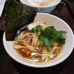 拉麺屋 一匹の鯨 - 芳醇おしょうゆらーめん　ハーフサイズ　720円