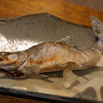 柳家 - 2012.6 4品目、アマゴが焼けてきました