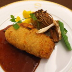 奥志賀高原ホテル - 肉料理（仔牛のコルドンブルー 軽い赤ワインソース）