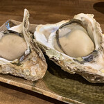 錦・だいやす - 焼牡蠣(2個)    950円
            ※三重県浦村産 岩牡蠣