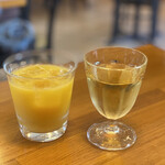 イル・ヴェント - セットドリンクグラスワインとオレンジジュース