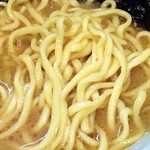 ラーメン 洞くつ家 - 酒井の麺はしっかり硬めで提供されました。