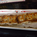 千熊ラーメン - 烏骨鶏入の餃子。