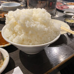 味ん味ん - 大盛りご飯