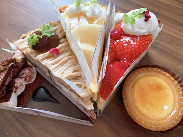 スイーツカフェ ボヌール 宇宿店 Bonuru 二軒茶屋 洋菓子 その他 食べログ