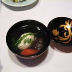 亀の井別荘 - 椀物(蟹しんじょう＆椎茸＆人参)