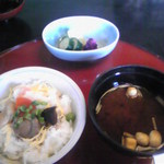 懐石 瓢庵 - ご飯、赤出汁、お新香