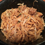 頑固麺 - 背脂醤油MAZESOBA（混ぜた後）