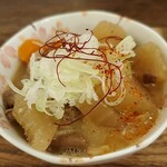 煮込みとお惣菜スタンド ウエトミ - 煮込み小です。ちょい呑みセット内