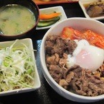 とり雅 - この焼肉カルビ丼セットで４５０円