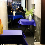 ファイ - 路地裏のテラス席