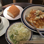 アマーク ド パラディ 寒梅館  - パスタランチ