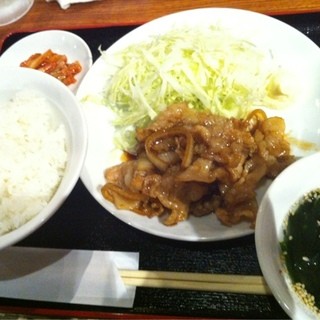 焼肉・とり焼 にくにく_0