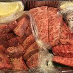 牛わか - 特選和牛三種盛合せ＋厚切りタン塩