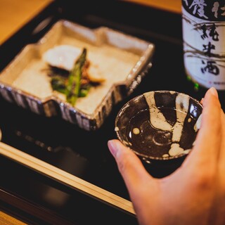 [A once-in-a-lifetime encounter with sake. 】More than 10 types of sake carefully selected by the owner are always available.