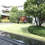 虎屋菓寮 - 鳥居がキレイ