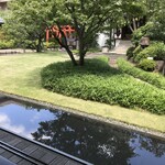 虎屋菓寮 - テラス席からの眺め