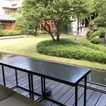 虎屋菓寮 - テラス席