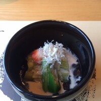 鹿児島華蓮 銀座店 - 先付けのナスの冷製ゴマソース