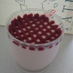 フェアリーテール - ピンクポーネ　軽く酸味のある生地はさっぱり頂けて美味しいの♪