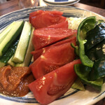 銘酒茶屋 八寿喜 - 水々しい夏野菜達。きゅうり、トマト、南蛮。