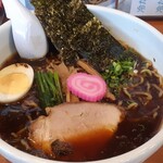 らー麺 ふしみ - 冷たい濃口醤油ラーメン(接写)