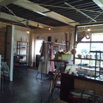 アーチザン プラス カフェ - 雑貨屋さんがお食事してる横にあります♪