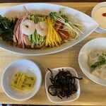 香港バル ラカンカ - きまぐれランチセット（990円）※今日は冷やし中華