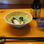寿司・割烹 かぶら - おまかせミニ会席 芽生（酢の物） ＆ 冷酒（浪花政宗 大吟醸）