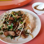 丸四大飯店 - 料理写真:レバニラ炒め
