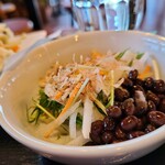 篠路まちづくりテラス 和氣藍々 - 小豆入りサラダです。
