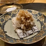 鮨よしの - 千葉県竹岡の太刀魚に辛味大根　この日一番美味しいとしみじみ感じ入りました<(_ _)>　