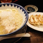 Ramen Kuitei - 鶏塩レモンら〜めん&餃子