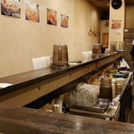 Ramen Kuitei - 店内はカウンターのみ