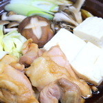 Nagoyateki Wafuu Dainingu Makamaka - 元祖　尾張の鶏すき陶板焼　￥９８０　（徳川家康が好んで食べたと言われる名古屋名物「ひきづり」）