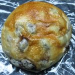 ナチュール - 料理写真:黒豆パン（140円）