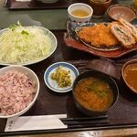 Tonkatsu Hamakatsu - 私の頼んだ梅しそ巻きとロース膳１３９０円。