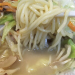 あづまラーメン - 麺リフト