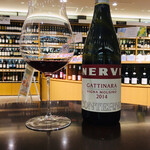 エノテカ  - ガッティナーラの上級キュベ。イチゴの香り。除梗するタイプ。