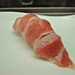 一鮨 - 国産天然生本マグロ　大トロ　蛇腹