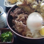 三ツ島 真打 - 黒毛和牛肉ぶっかけ９５０円と、舞茸天１５０円