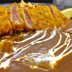 カレーは飲み物。 - 牛かつカレー 小　1,250円  無料トッピングで、 - フライドオニオン - コーンマヨ - フライドガーリック