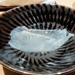 匠 進吾 - お造りはホシガレイ、昆布出汁に浸して