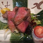 個室処 稲田屋 - 他の人のローストビーフはレアっぽくて美味しそう